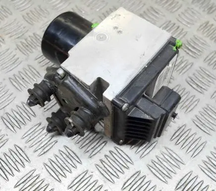 Volkswagen PASSAT B6 ABS Pump 16705712N S118676028