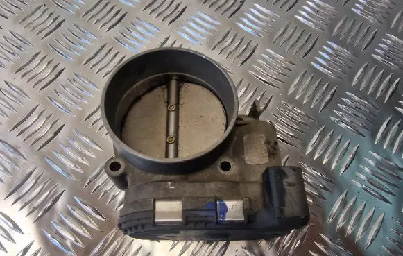 Audi A8 S8 D3 4E Throttle valve 077133062A