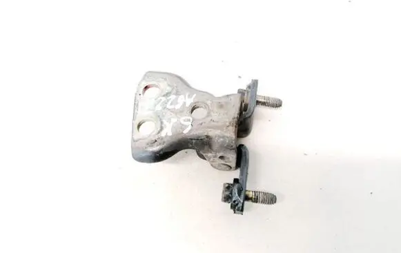 Mitsubishi Lancer Rear door lower hinge