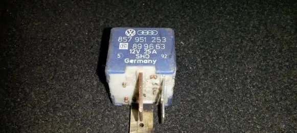 Audi A4 S4 B5 8D Other relay 857951253 899663