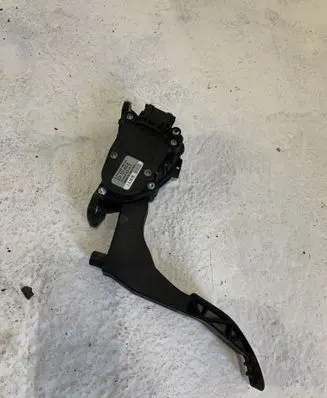 Volkswagen Polo Accelerator throttle pedal 6Q1721503B