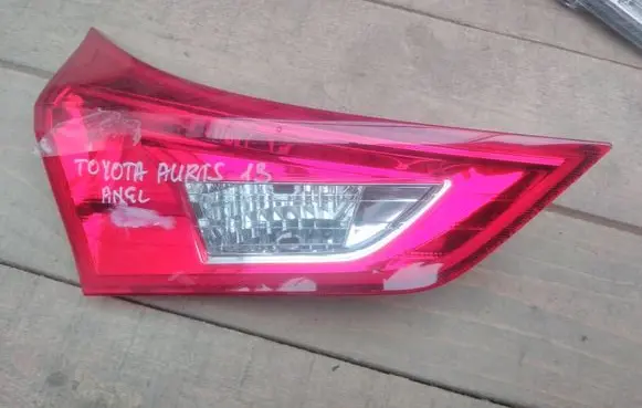 Toyota Auris E180 Reverse light 