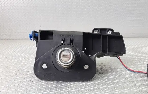 Opel Meriva A Tailgate exterior lock 09183495