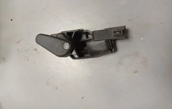Toyota Sienna XL30 III Rear door window regulator motor 85780AE013