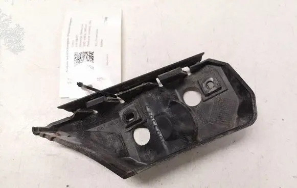 Volvo V50 Front bumper mounting bracket 30655875