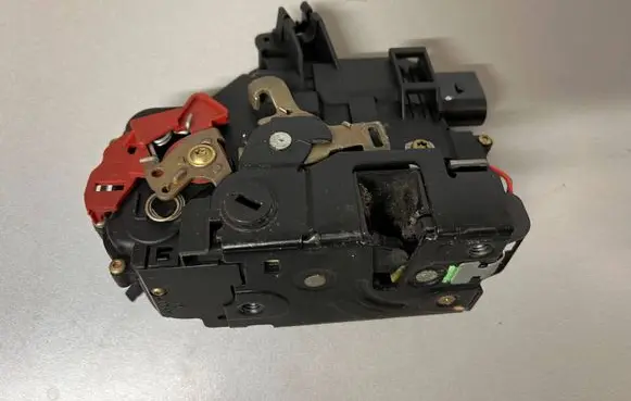 Audi A2 Rear door lock 8Z0839015D