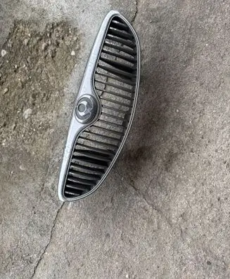 Mazda Xedos 6 Front bumper upper radiator grill 90G172