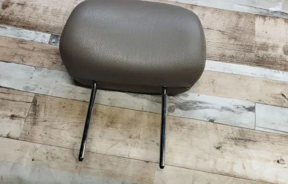 Hyundai Elantra Front seat headrest 