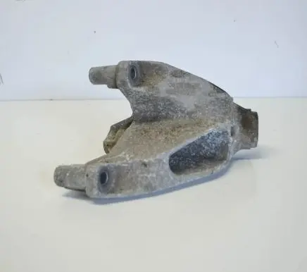 Audi A4 S4 B8 8K Engine mounting bracket 8K0199307