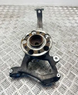 Front wheel hub
