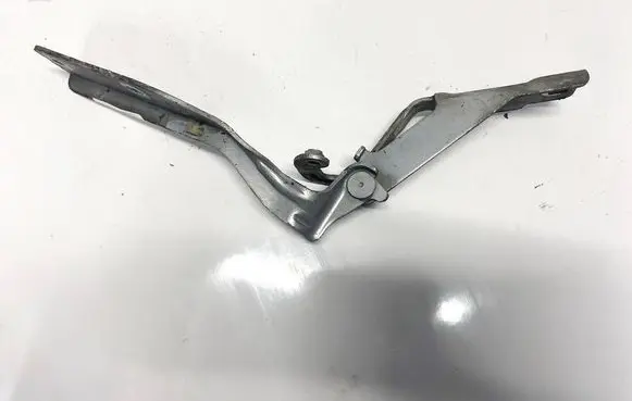 Nissan Primera Tailgate/trunk/boot hinge