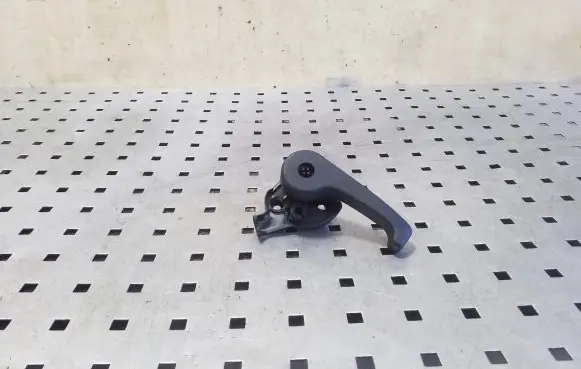 Engine bonnet (hood) release handle