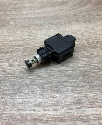 Volvo S40, V40 Brake pedal sensor switch 9128577