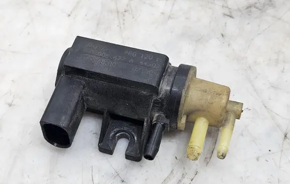 Volkswagen Touran I Turbo solenoid valve 1K0906627A