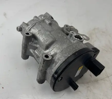 Toyota C-HR I Air conditioning (A/C) compressor (pump) 0424000371