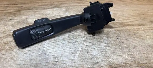 Volvo V50 Indicator stalk 17D770