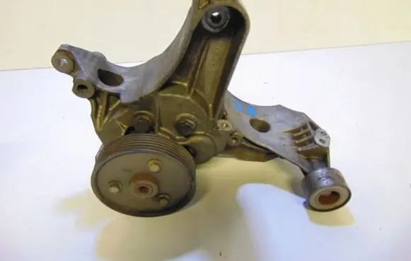 Renault Scenic II - Grand scenic II Generator/alternator bracket 7700113574