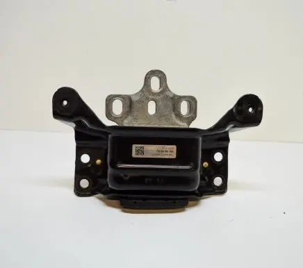 Volkswagen PASSAT B8 Engine mount bracket 5Q0199555BJ