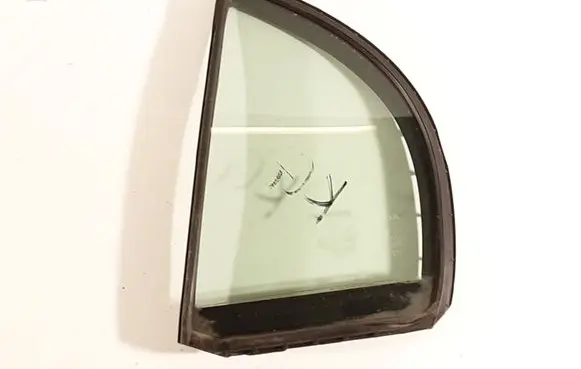 Honda Civic Rear vent window glass 