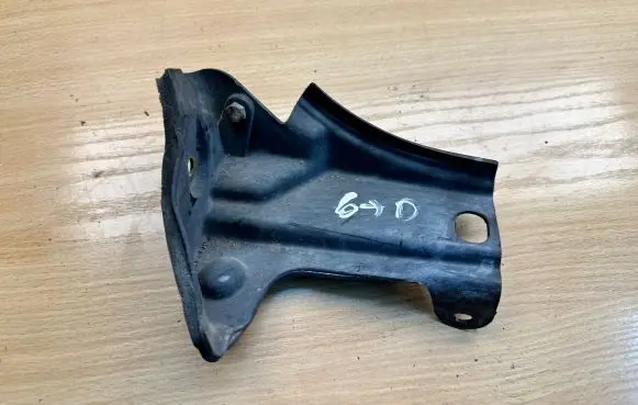 Volkswagen Golf Plus Other engine bay part 5M0823601C