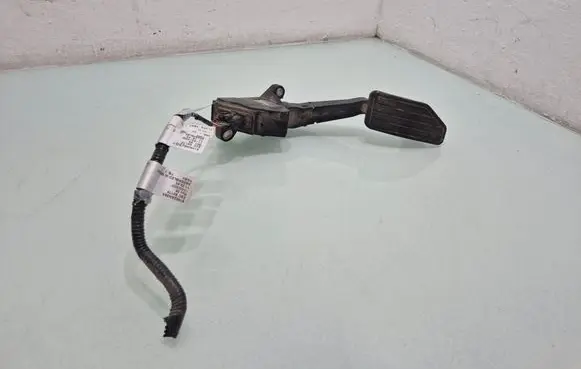 Subaru Outback (BT) Accelerator throttle pedal 36010AN02A
