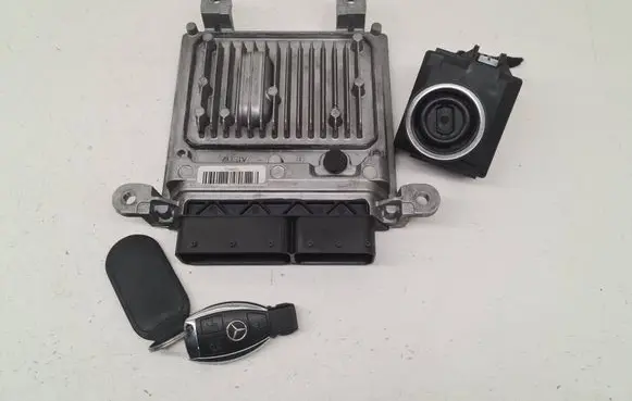 Mercedes-Benz E W212 Engine ECU kit and lock set A6519000503 A6519011902 A2189054701