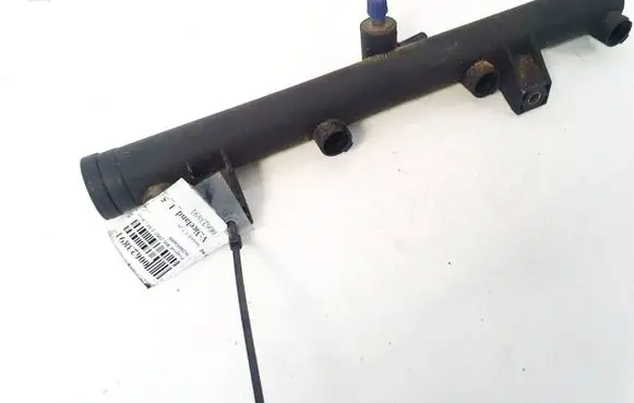 Peugeot 406 Fuel main line pipe 9628084680 01f005a