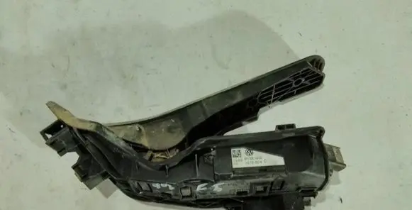Volkswagen Golf V Accelerator throttle pedal 6PV00874500 1K2721503MC