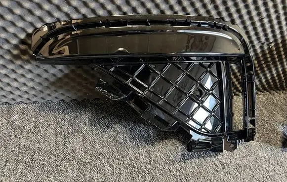 Renault Arkana Front bumper lower grill 261A31333R