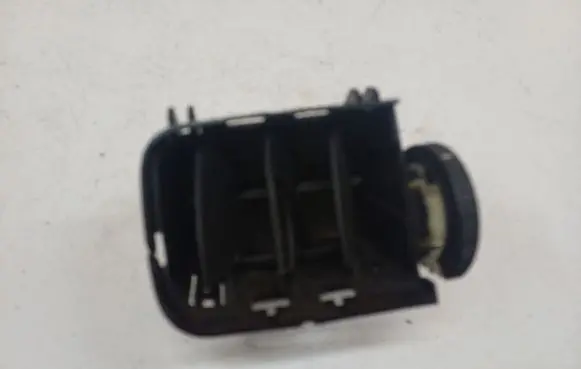Skoda Roomster (5J) Dash center air vent grill 5J0820951