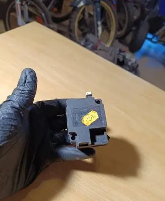 Ford Escort Fuel cut-off switch E1AE9341A2B 1845W230