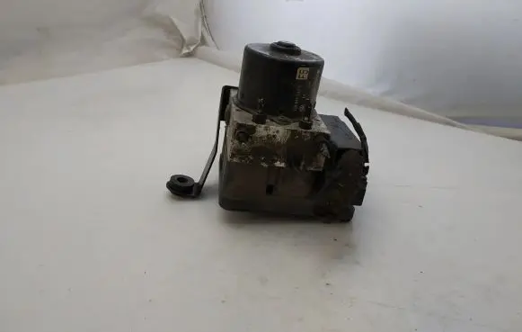 Volkswagen Golf V ABS Pump