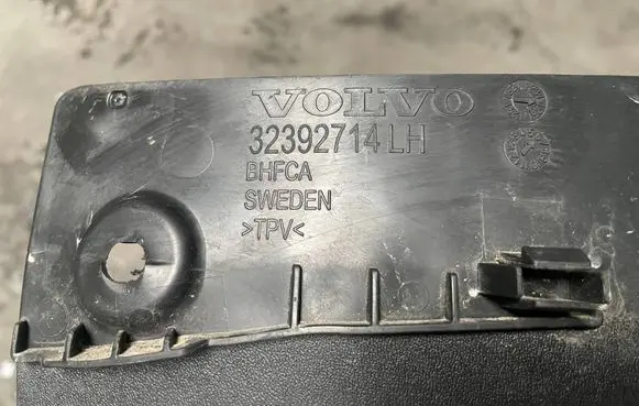 Volvo EX40 Front mudguard 32392714