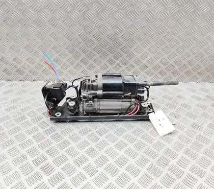 BMW 5 F10 F11 Air suspension compressor/pump 6875176