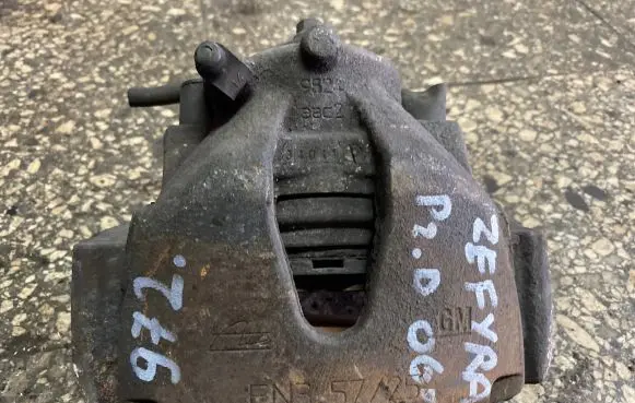 Opel Zafira B Front brake caliper