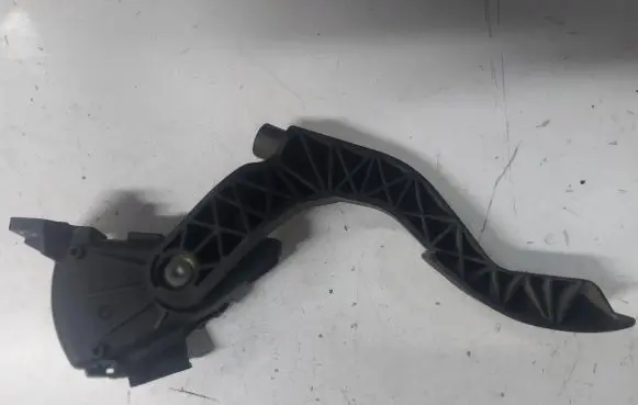 Volkswagen PASSAT B5.5 Accelerator throttle pedal 8D1721523J 6PV00837603