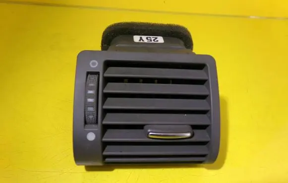 Audi A8 S8 D2 4D Dashboard side air vent grill/cover trim 4D0820901