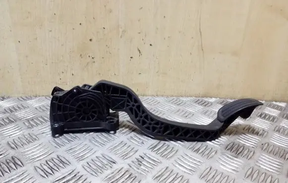 Peugeot 308 Brake pedal 9674829580
