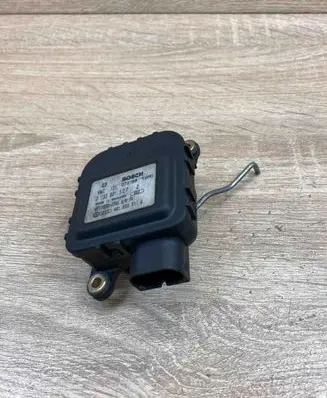 Audi A6 S6 C5 4B Air flap motor/actuator 132801127 4B1820511A