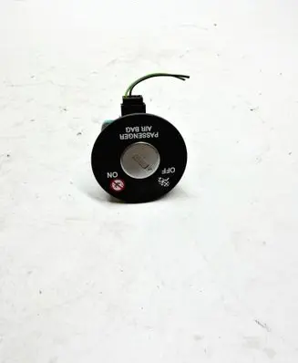 Hyundai Tucson TL Passenger airbag on/off switch 