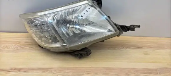 Toyota Hilux (AN10, AN20, AN30) Headlight/headlamp 0K-18
