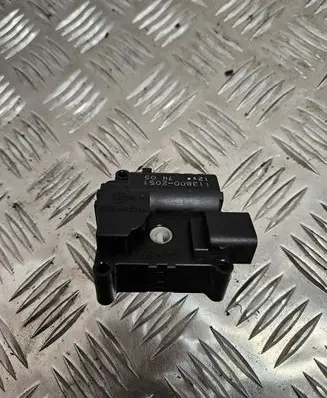 Toyota Corolla Verso AR10 Air flap motor/actuator 1138002051
