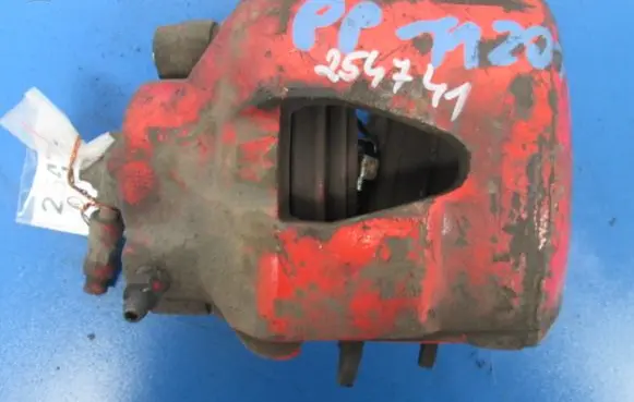 Volkswagen Golf IV Front brake caliper