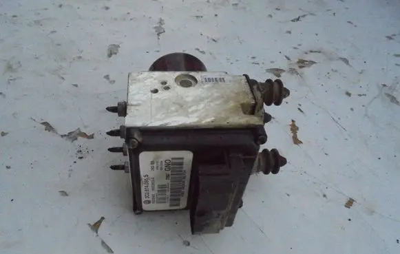Volkswagen PASSAT B6 ABS Pump
