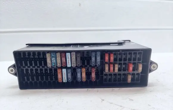 Volkswagen Touran I Fuse box set 1T1970099 1T1970170