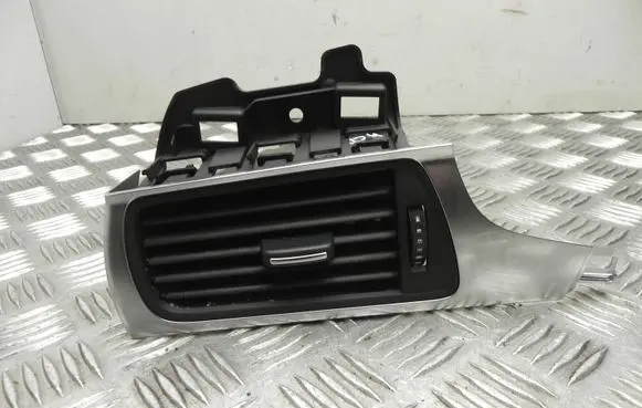 Audi A6 S6 C7 4G Rear air vent grill 4G1820901 T9674