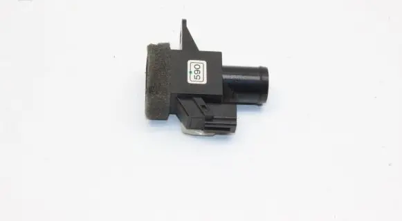 Mitsubishi L200 Interior temperature sensor MN123489