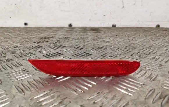 Nissan X-Trail T32 Rear tail light reflector 3314207