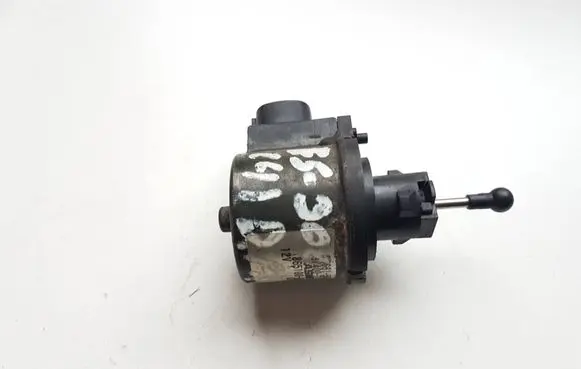 Headlight level adjustment motor