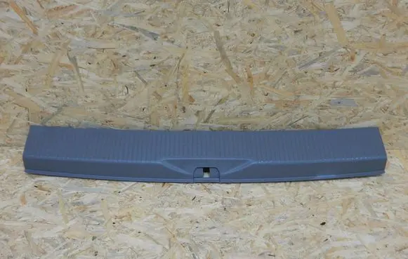 Volkswagen Multivan T5 Rear sill (body part) 7H5864585